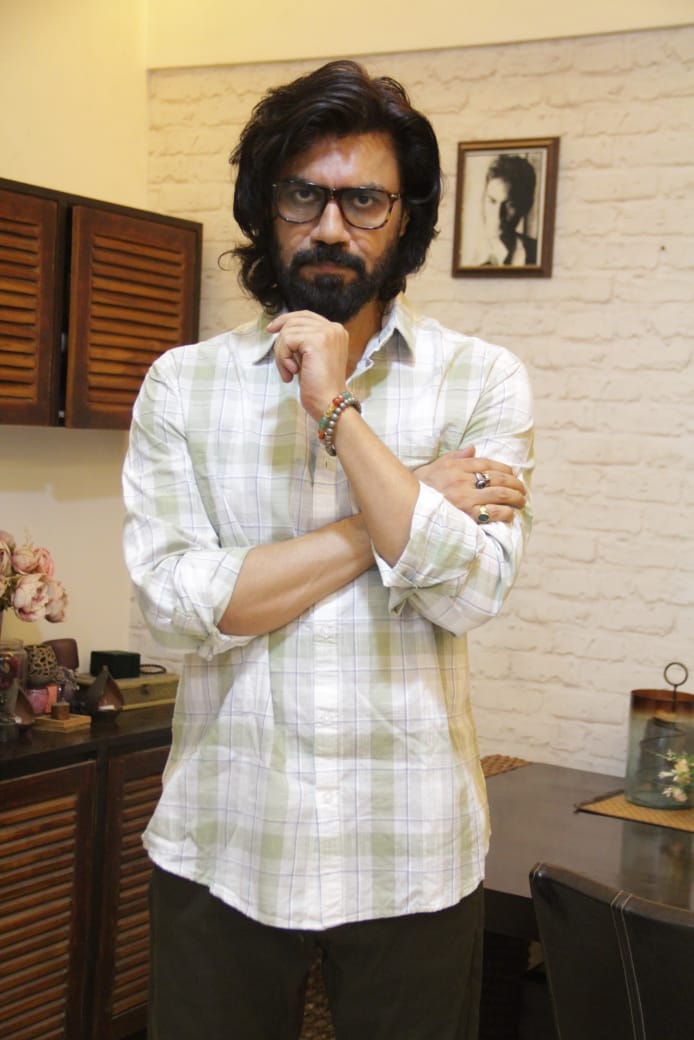 Gaurav Chopra grows long hair for the intense role of Professor Rajveer Shastri in Sony SAB's Pushpa Impossible