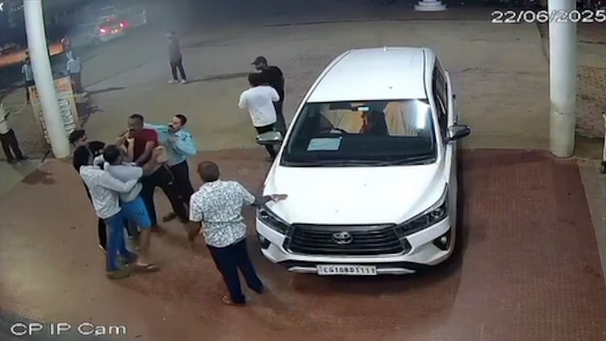 CG NEWS: Case of assault in district hospital: MLA representative and employees clashed over security arrangements, CCTV footage goes viral**