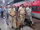 Jhansi News: Information of bomb in Chhattisgarh Sampark Kranti, panic created, entire train evacuated at Jhansi station