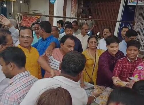 CG NEWS: Utkal Samaj distributed Mahaprabhu's Khaja Prasad to the devotees during Bastar Gocha Mahaparva