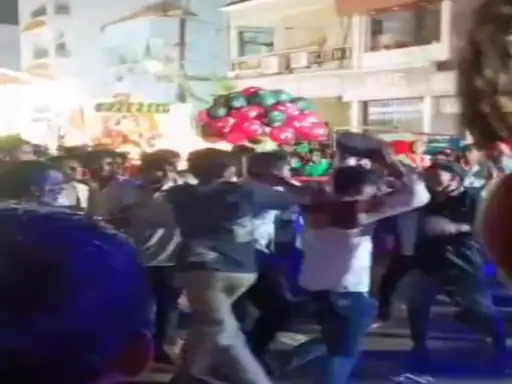 Raipur Crime: Chaos during Ganesh tableau in Raipur: Fight between two groups, attack with bricks and stones, video goes viral