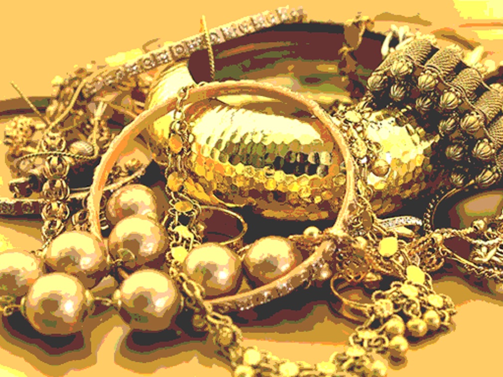CG NEWS: 10 kg gold of a Raipur trader was seized, then released after taking commission: Three policemen including TI and SI suspended in Khairagarh